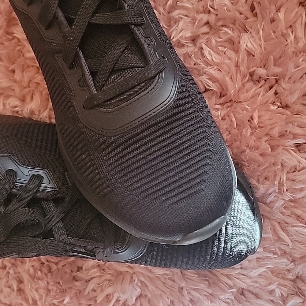 Shoes - Picture 4 of 4